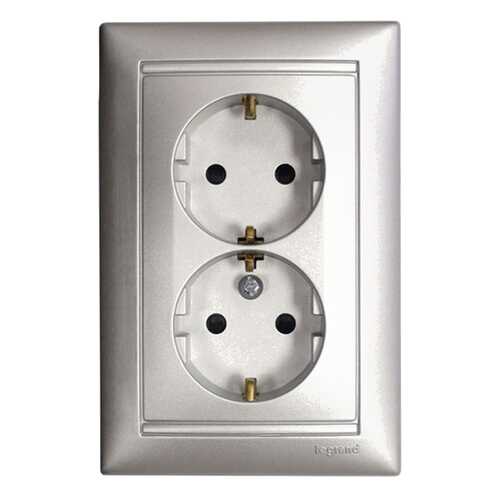 Розетка Legrand VALENA, с заземлением, артикул 770100 в Аксон